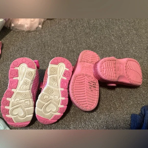 CROCS Pink Glitter toddler crocs & Minnie Mouse light up sneaker - Picture 4 of 4